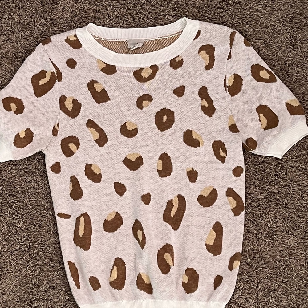 Short sleeve leopard sweater